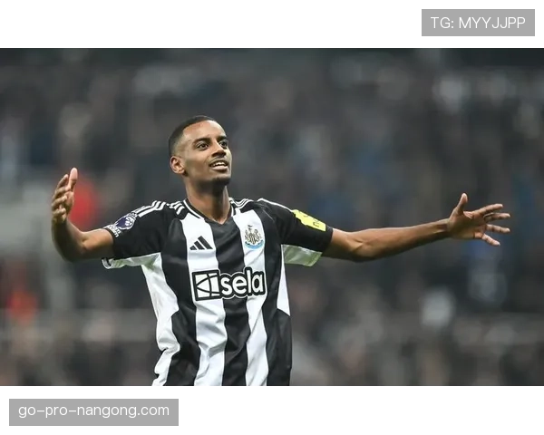 纽卡本赛季后期状态有所起伏，争冠形势面临一定考验