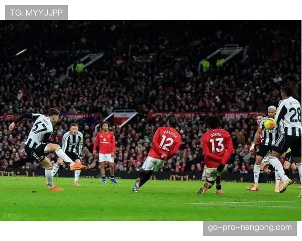 争四在望，但曼联离顶级还差多少？表面回暖，其实漏洞藏不住了