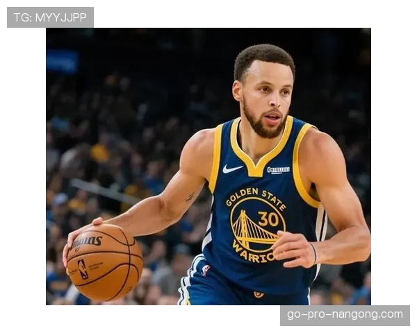 无球跑位拉开空间，伯德较库里更擅组织